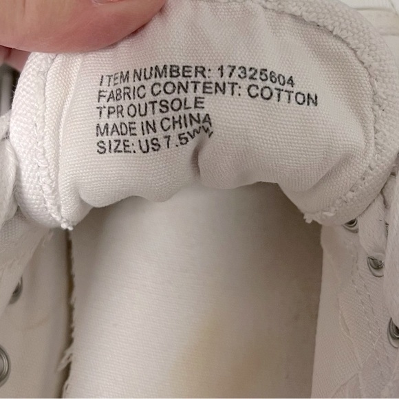 Torrid Chunky Lug sole Lace Up Canvas Sneakers, white, size 7.5WW - Picture 7 of 10
